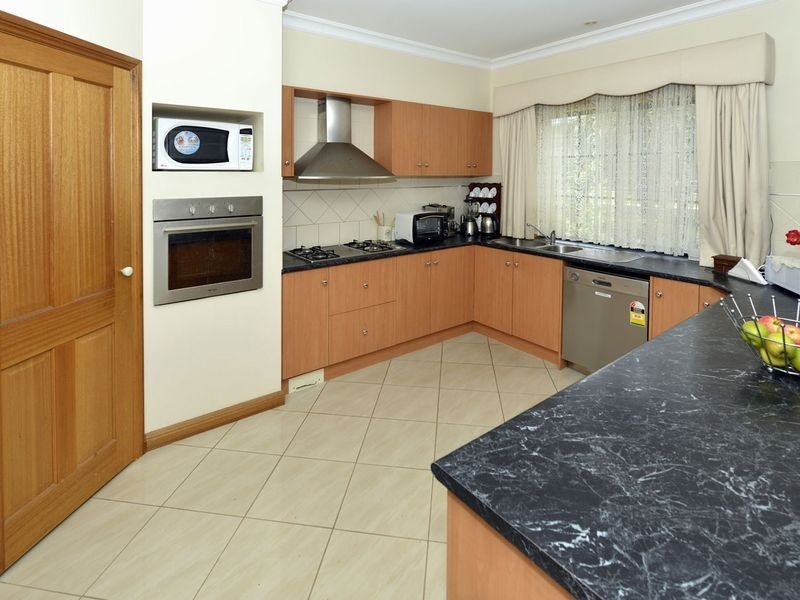 9 Azores Court, Mawson Lakes SA 5095