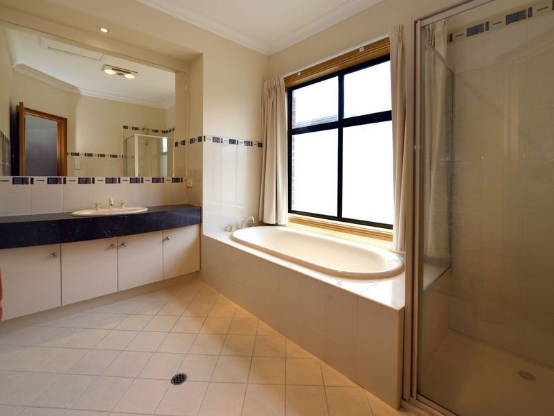 9 Azores Court, Mawson Lakes SA 5095