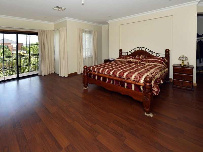 9 Azores Court, Mawson Lakes SA 5095