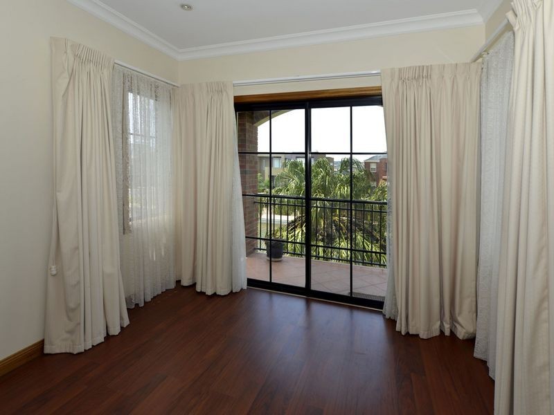 9 Azores Court, Mawson Lakes SA 5095