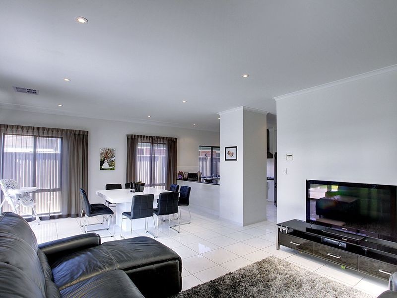 4 Londonderry Crescent, Mansfield Park SA 5012