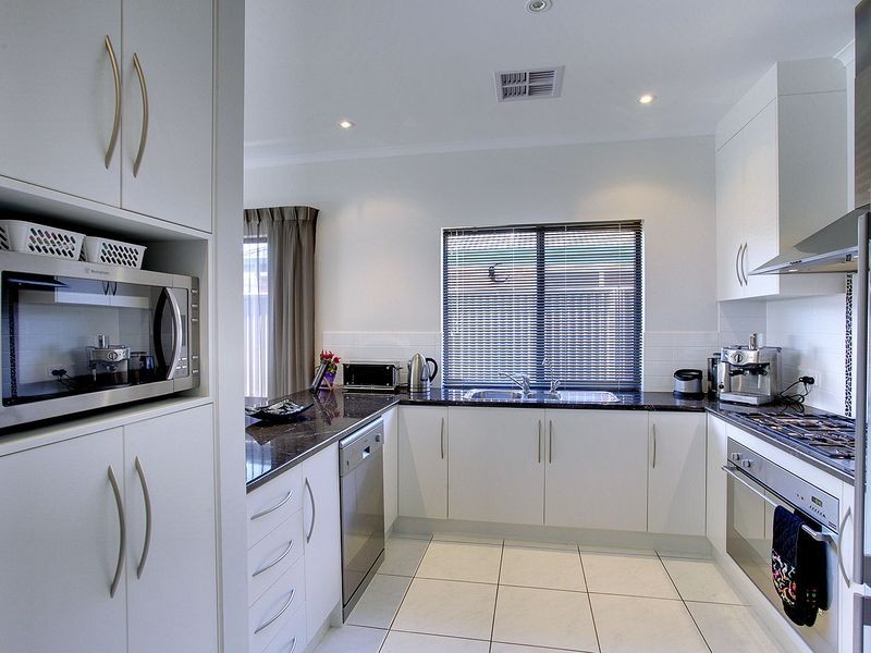 4 Londonderry Crescent, Mansfield Park SA 5012