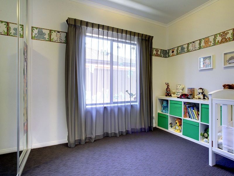 4 Londonderry Crescent, Mansfield Park SA 5012