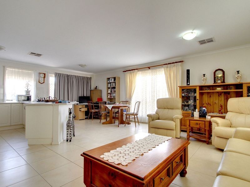 25 Irwin Street, Mansfield Park SA 5012