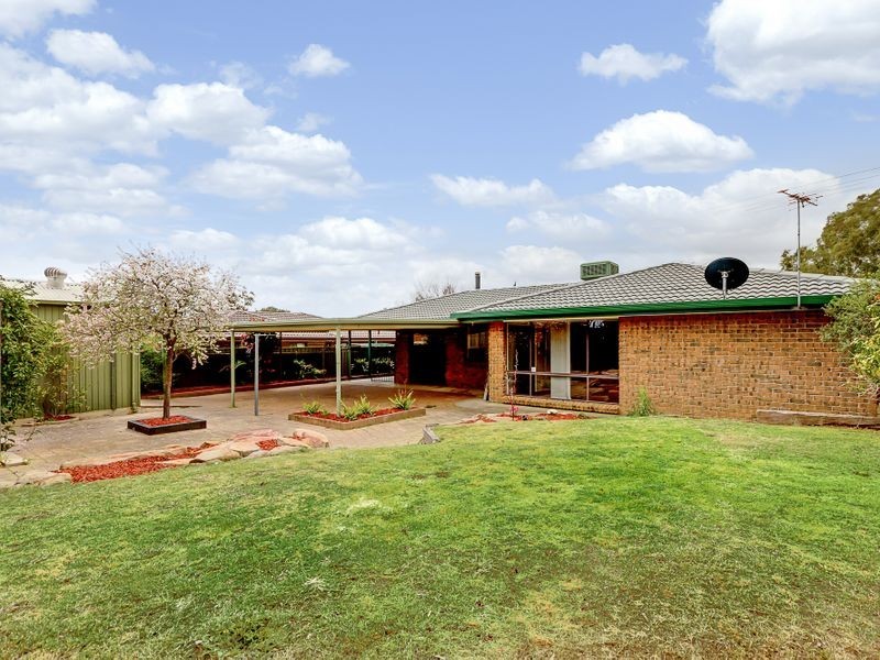 8 Basedows Street, Happy Valley SA 5159