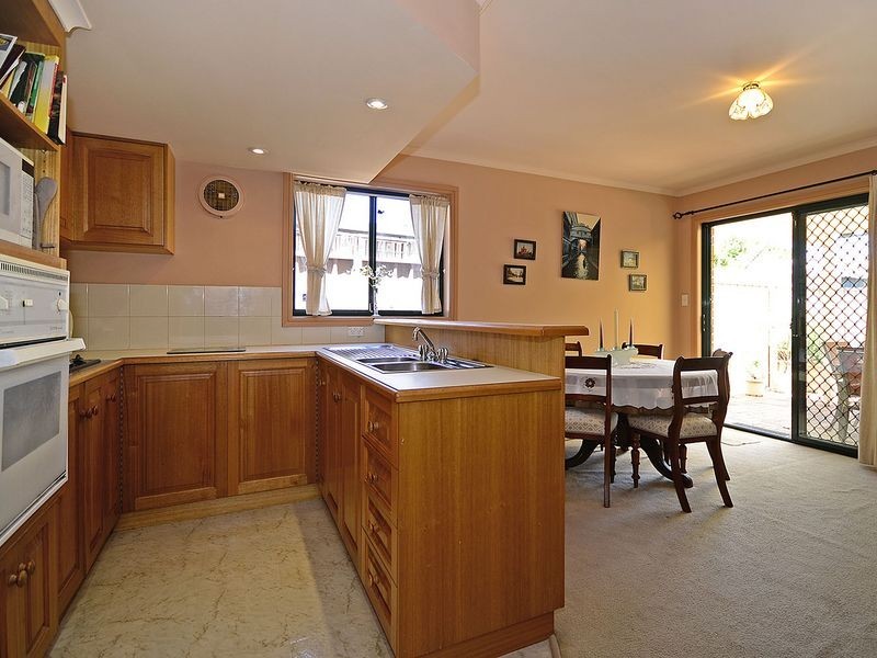 2/1 Baker Street, Renown Park SA 5008