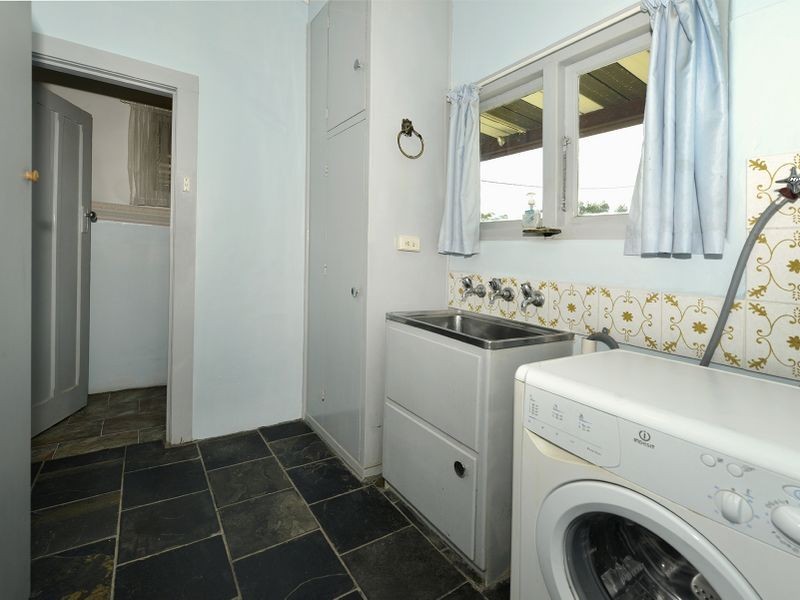 27 Findon Road, Woodville South SA 5011