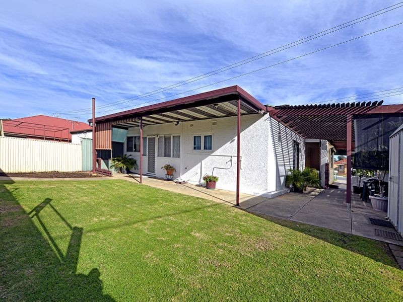 27 Findon Road, Woodville South SA 5011