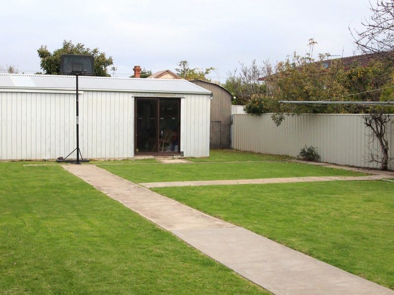 18 Queen Street, Pennington SA 5013