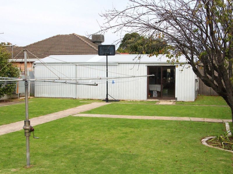 18 Queen Street, Pennington SA 5013