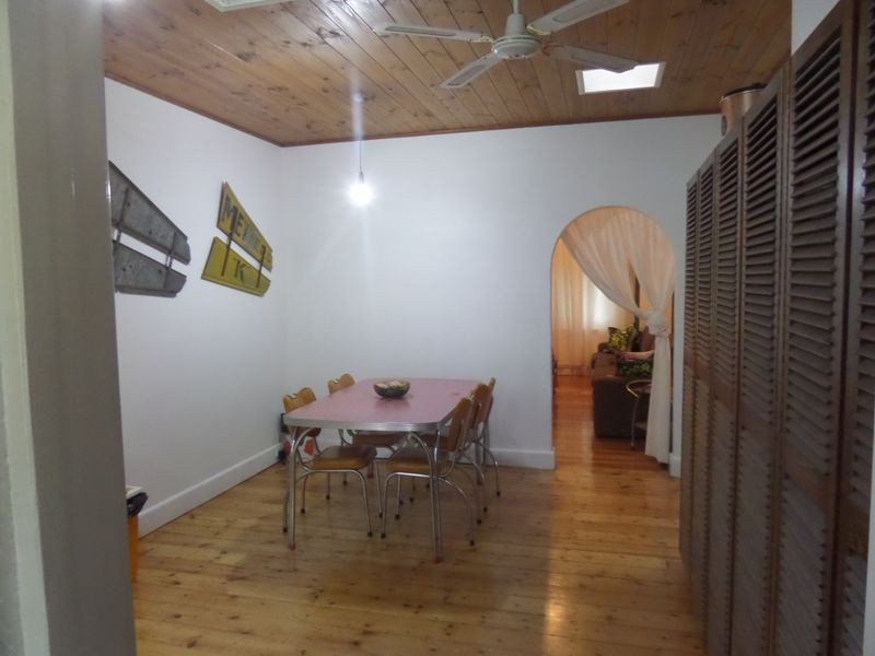 27 Findon Road, Woodville South SA 5011