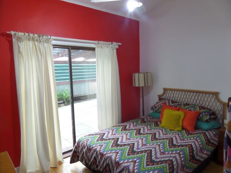 27 Findon Road, Woodville South SA 5011