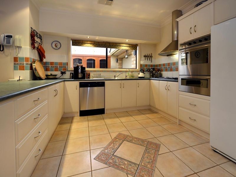 27 St James Boulevard, Brompton SA 5007