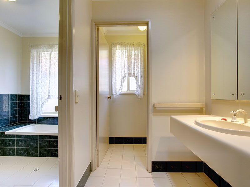 3 Emerald Parade, Ottoway SA 5013