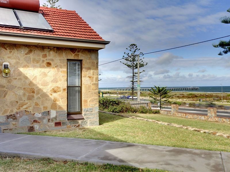215 Lady Gowrie Drive, Largs Bay SA 5016