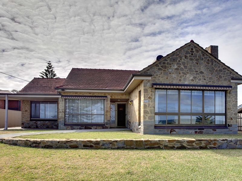 215 Lady Gowrie Drive, Largs Bay SA 5016