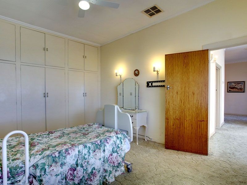 215 Lady Gowrie Drive, Largs Bay SA 5016