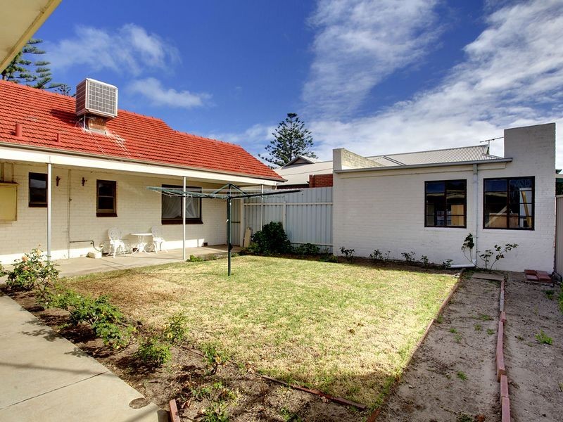 215 Lady Gowrie Drive, Largs Bay SA 5016