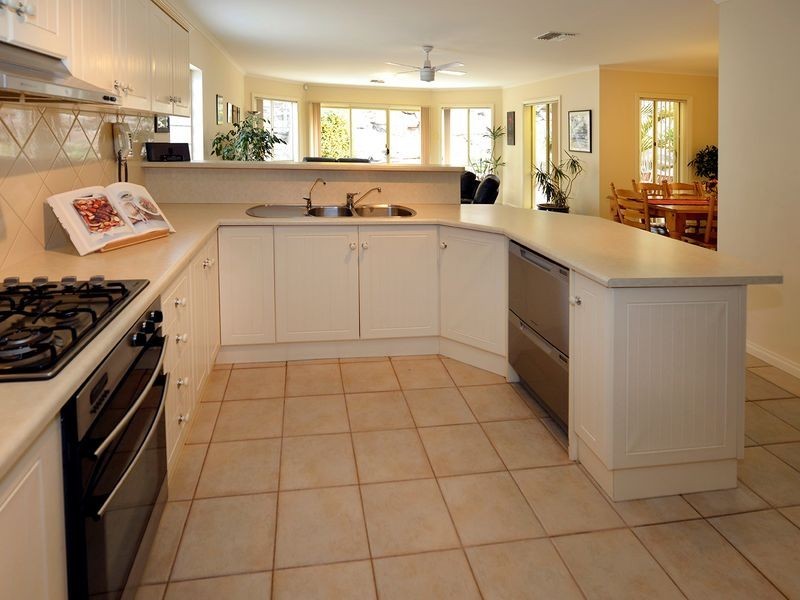 14 Mawson Close, Tennyson SA 5022