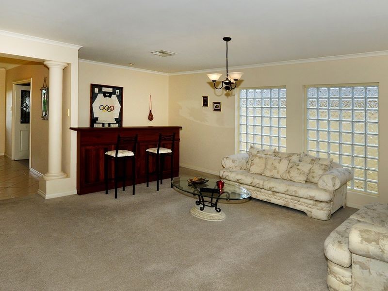 14 Mawson Close, Tennyson SA 5022