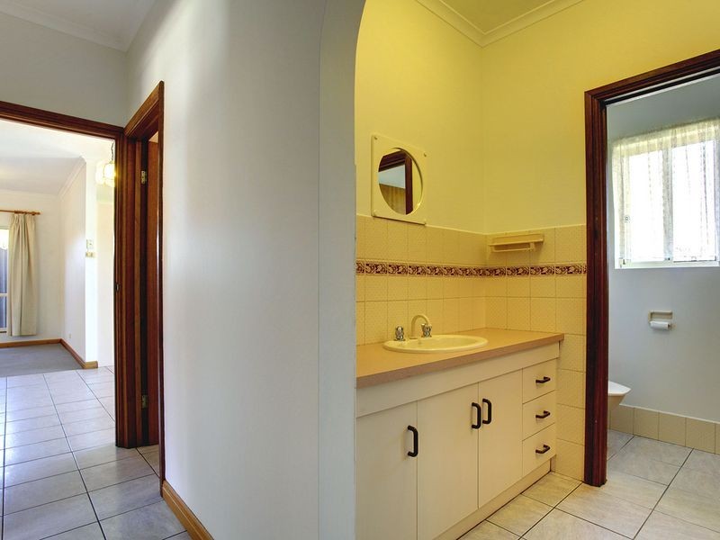 5A Fleming Street, Mansfield Park SA 5012