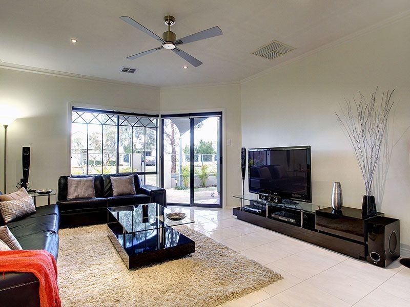 11 McCole Circuit, Allenby Gardens SA 5009