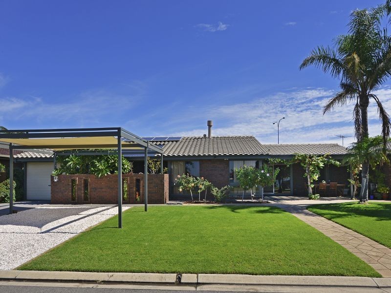 17 Lakeside Court, Tennyson SA 5022