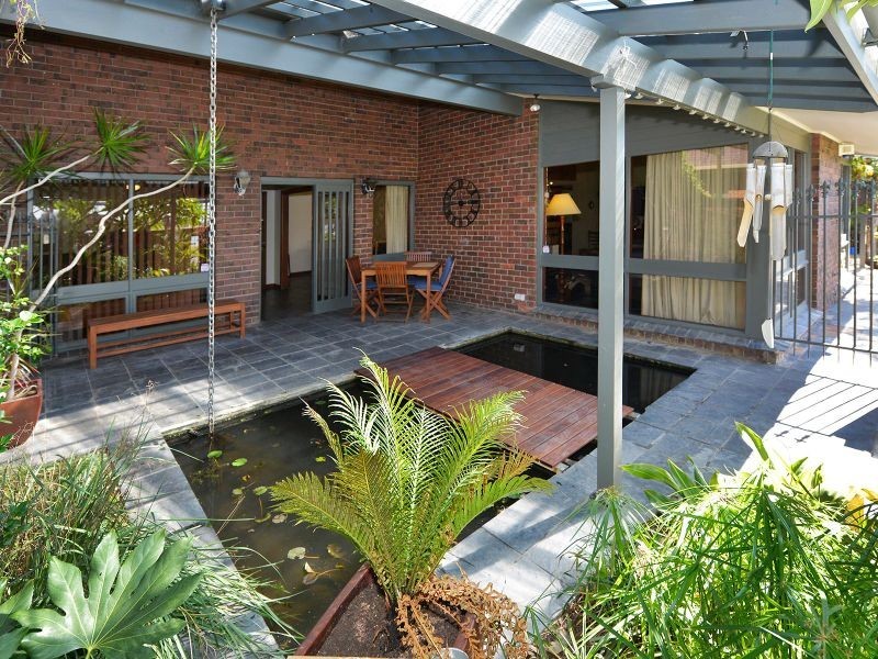 17 Lakeside Court, Tennyson SA 5022