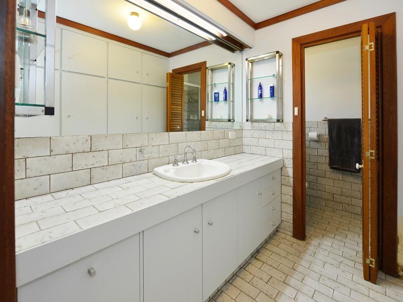 17 Lakeside Court, Tennyson SA 5022