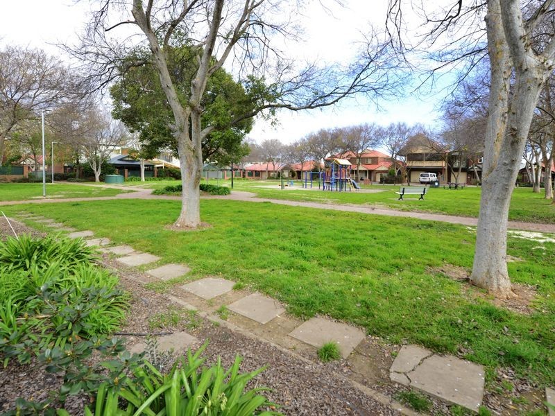7 Carrondown Walk, Brompton SA 5007