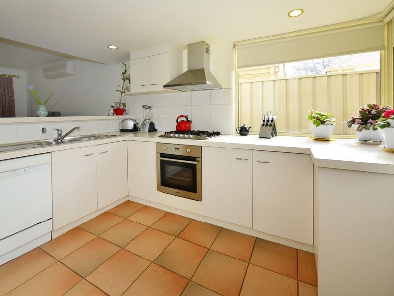 7 Carrondown Walk, Brompton SA 5007