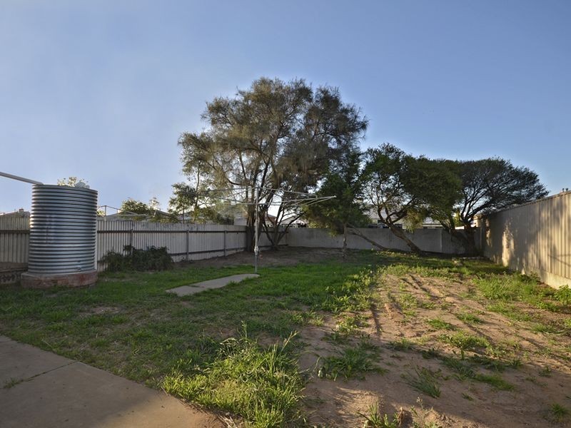 19 Sinclair Square, Pennington SA 5013