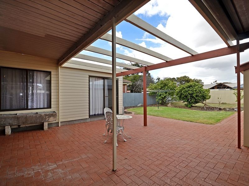 11 Fortrose Avenue, Seaton SA 5023