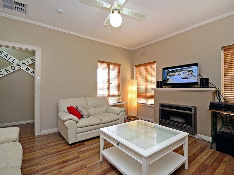 11 Fortrose Avenue, Seaton SA 5023