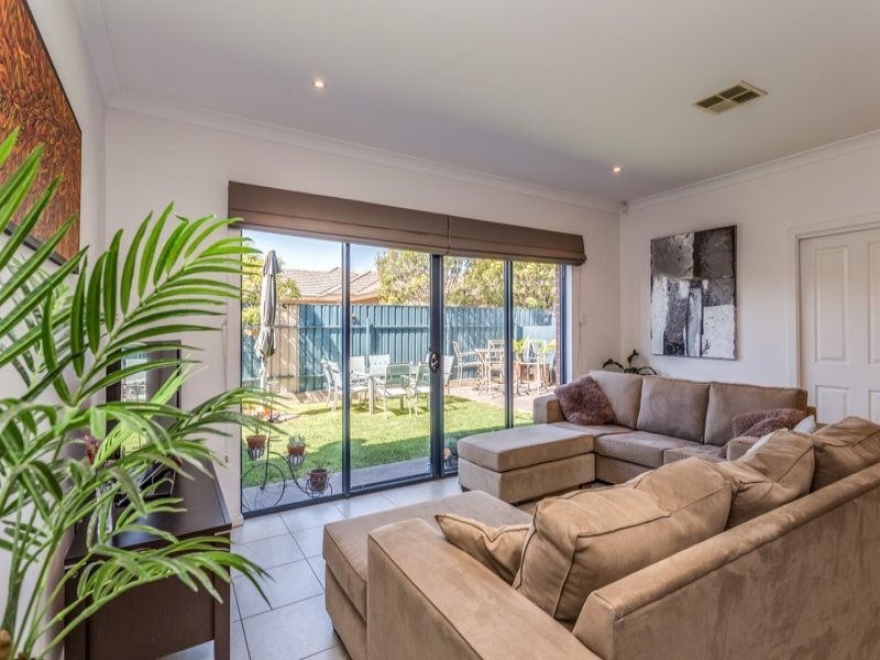 2/213 Findon Road, Findon SA 5023