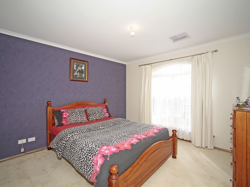 19 Kent Street, Mansfield Park SA 5012