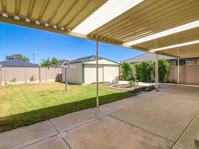 68 Fleming Crescent, Mansfield Park SA 5012