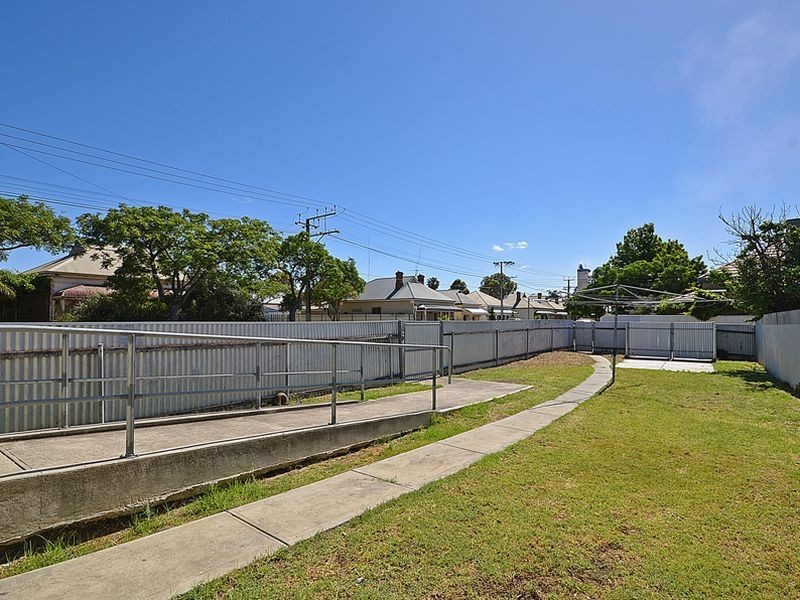 82 Roberts Street, Birkenhead SA 5015