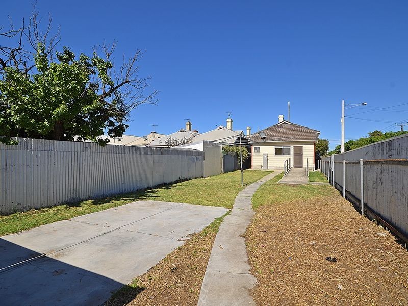 82 Roberts Street, Birkenhead SA 5015