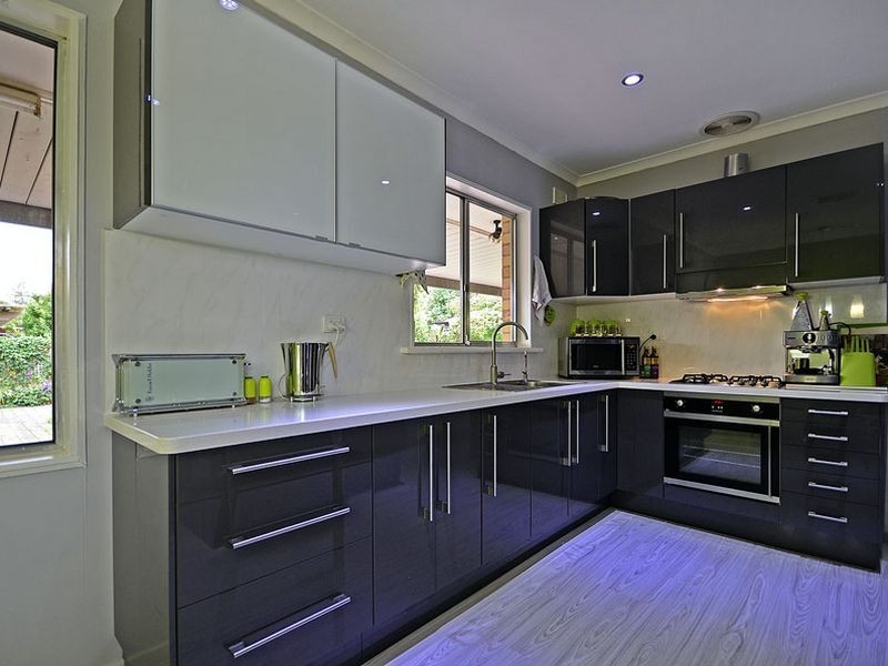 8 Avis Court, Valley View SA 5093