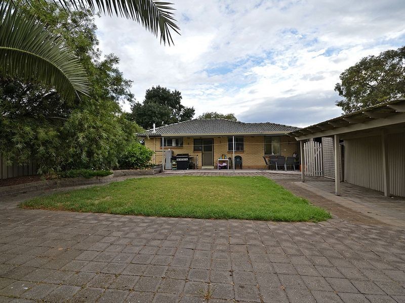 8 Avis Court, Valley View SA 5093
