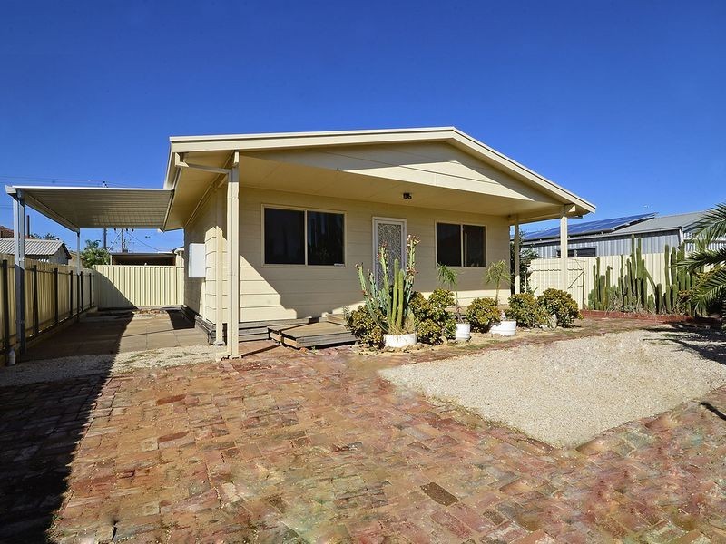 1A Thain Avenue, Findon SA 5023