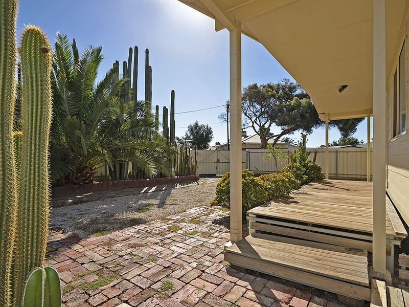 1A Thain Avenue, Findon SA 5023