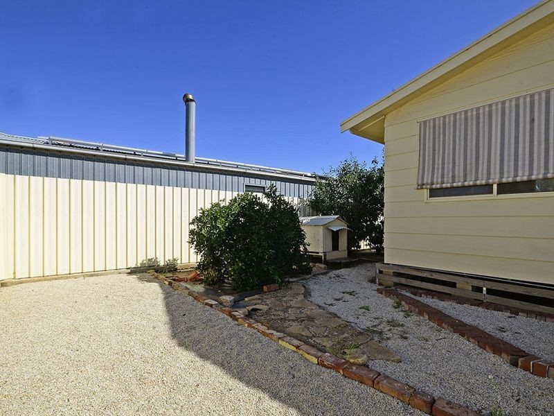 1A Thain Avenue, Findon SA 5023