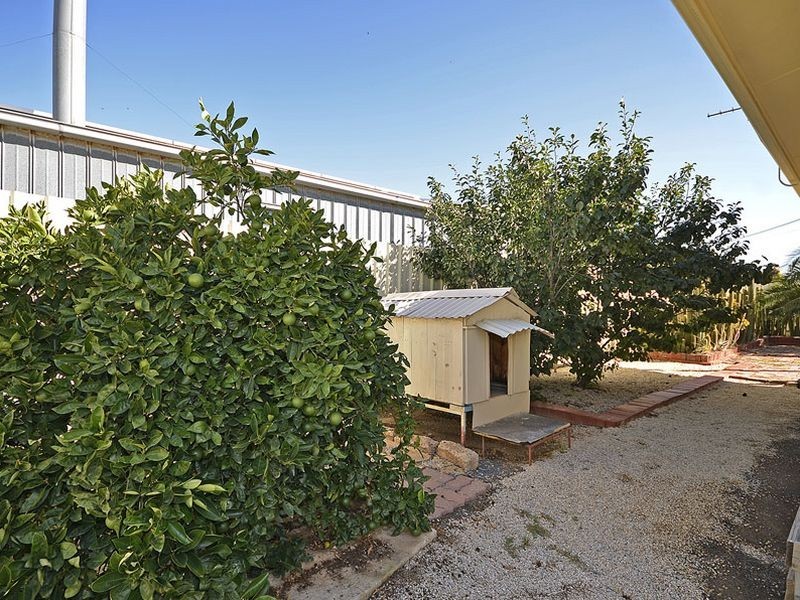 1A Thain Avenue, Findon SA 5023