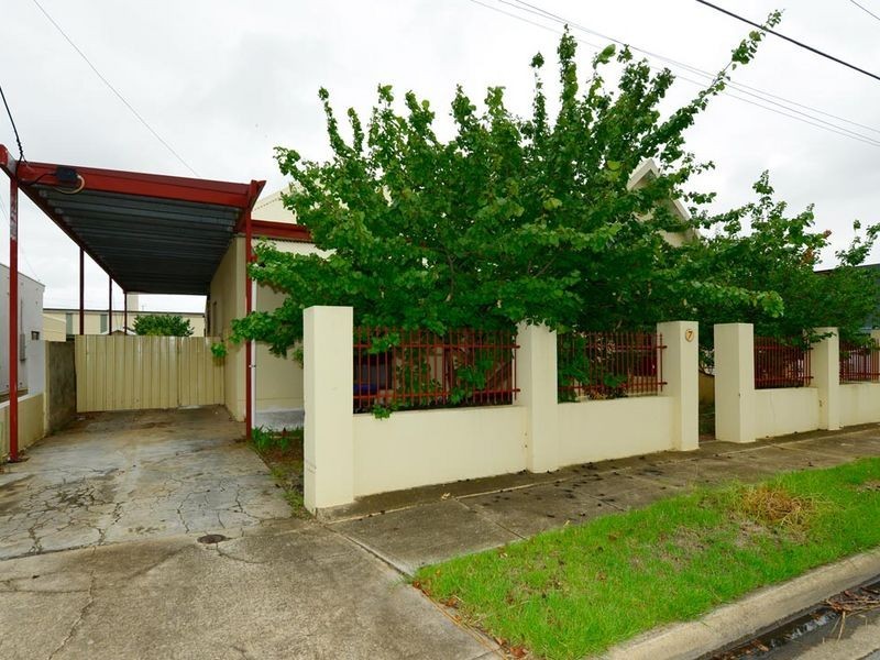 7 Burwood Avenue, Woodville North SA 5012