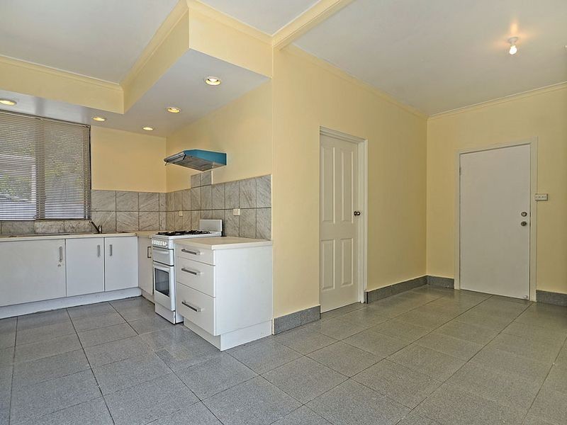 32 Second Avenue, Woodville Gardens SA 5012