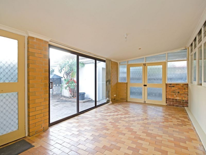 12 Findon Road, Woodville West SA 5011