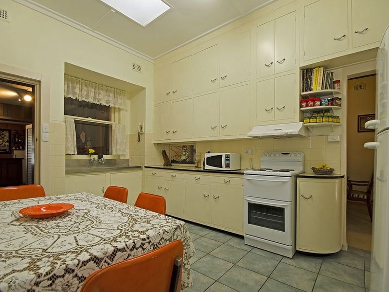 16 Ledger Road, Woodville South SA 5011