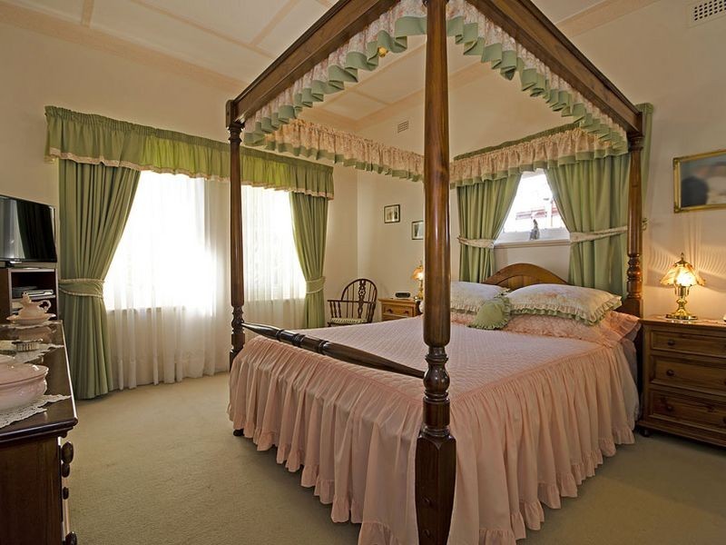 16 Ledger Road, Woodville South SA 5011